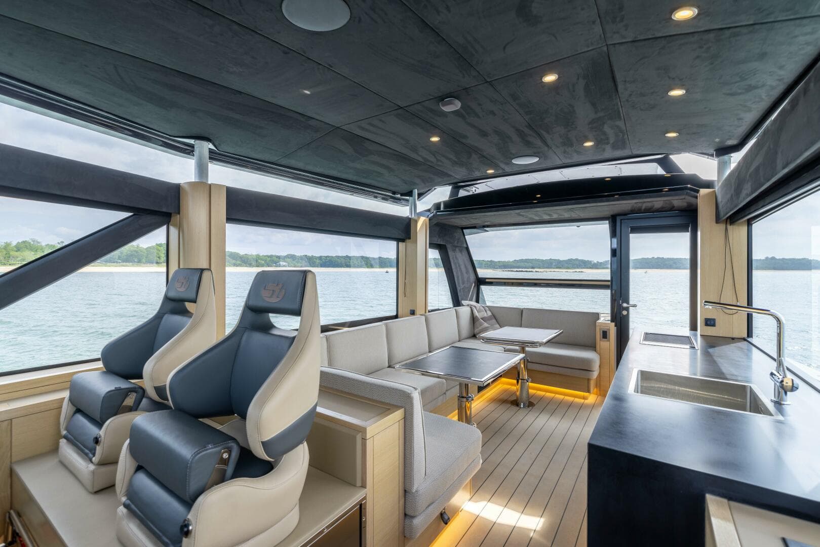 2025 Steeler Bronson 67 Beachclub — photo 45