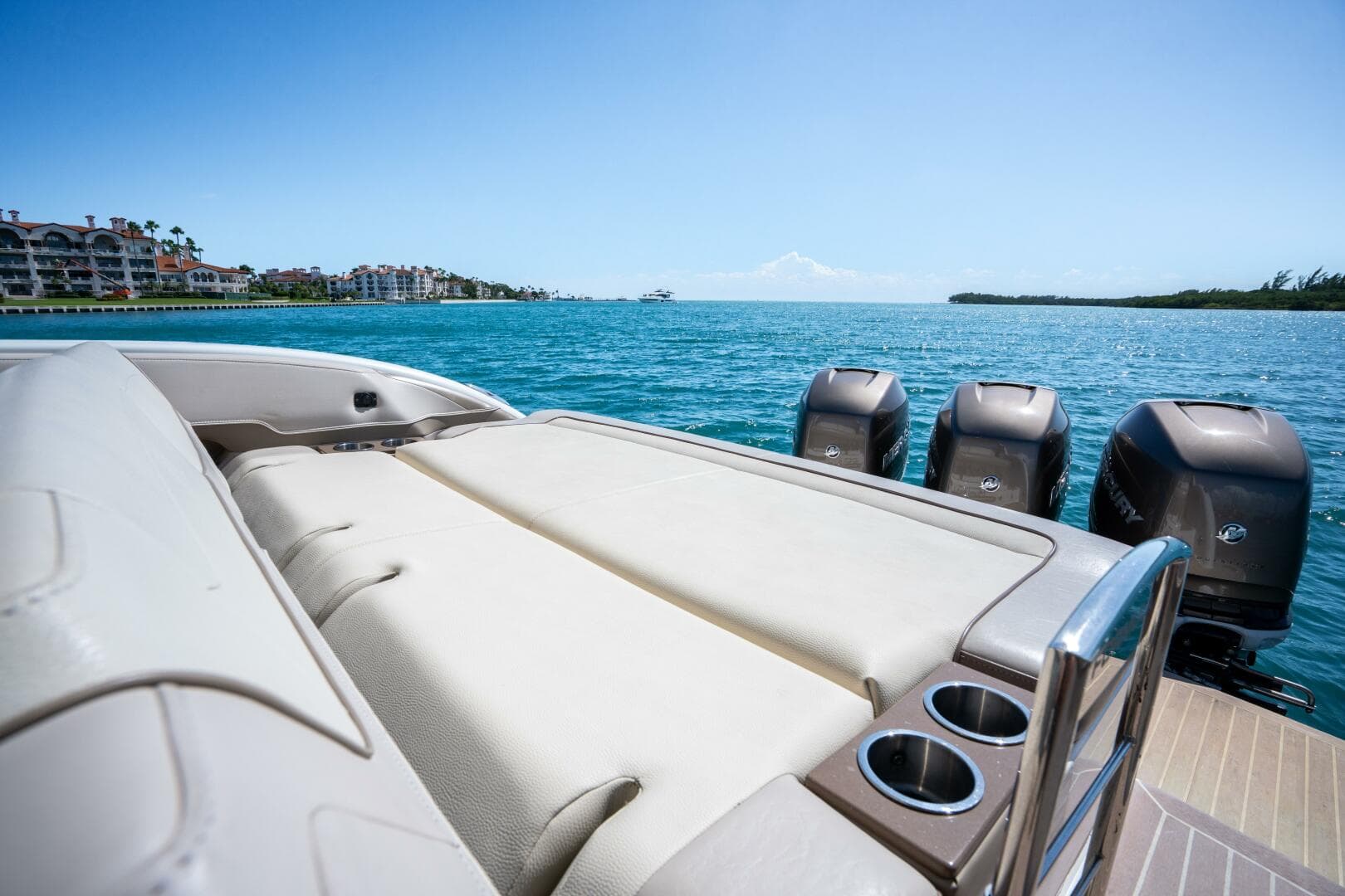 2018 Formula 350 Crossover Bowrider OB — photo 30