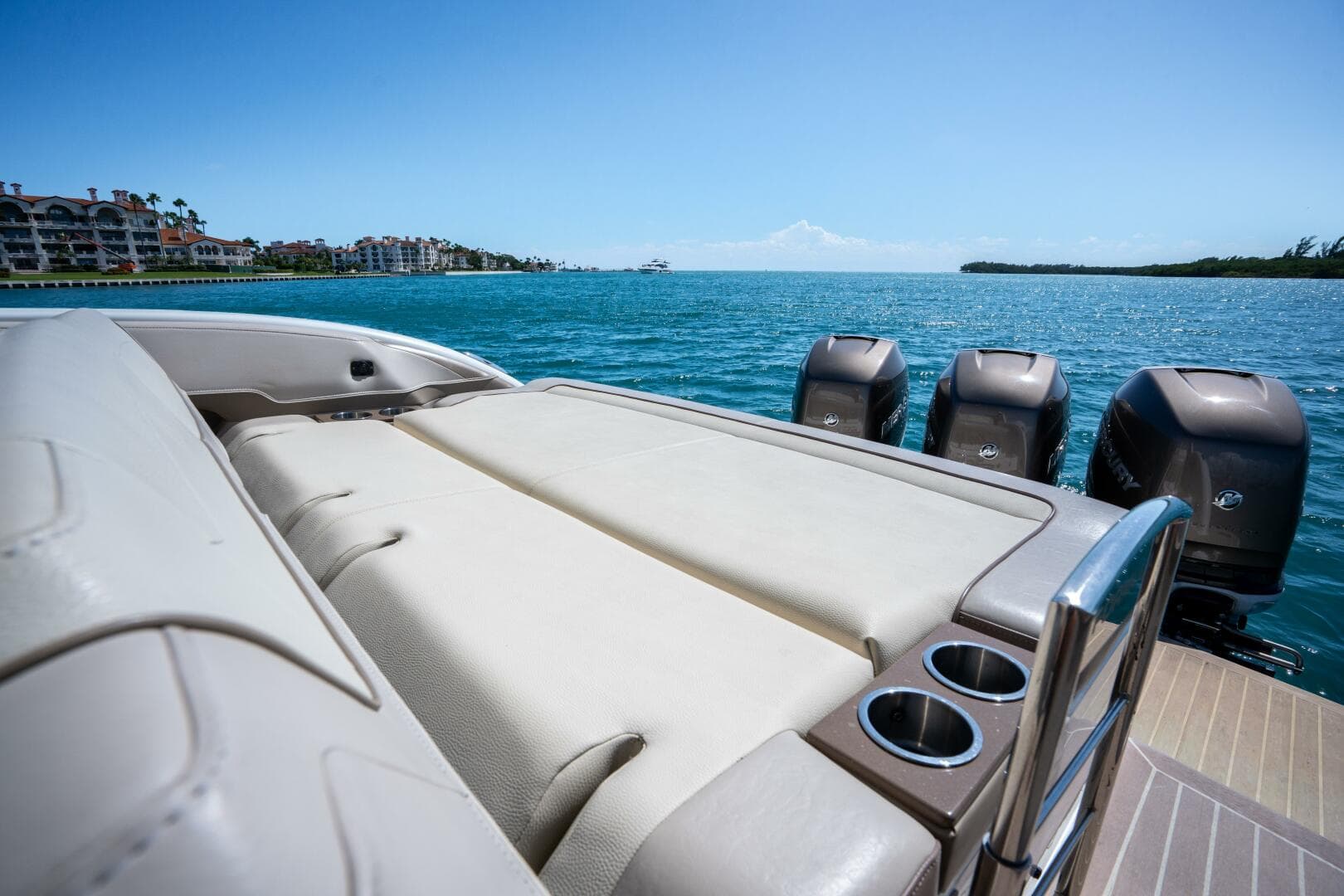 2018 Formula 350 Crossover Bowrider OB — photo 31