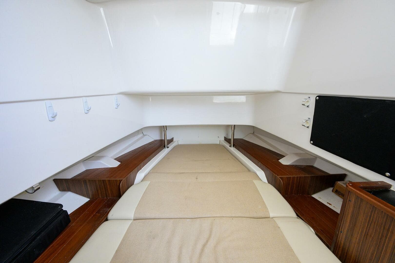 2019 Pursuit S328 — photo 23