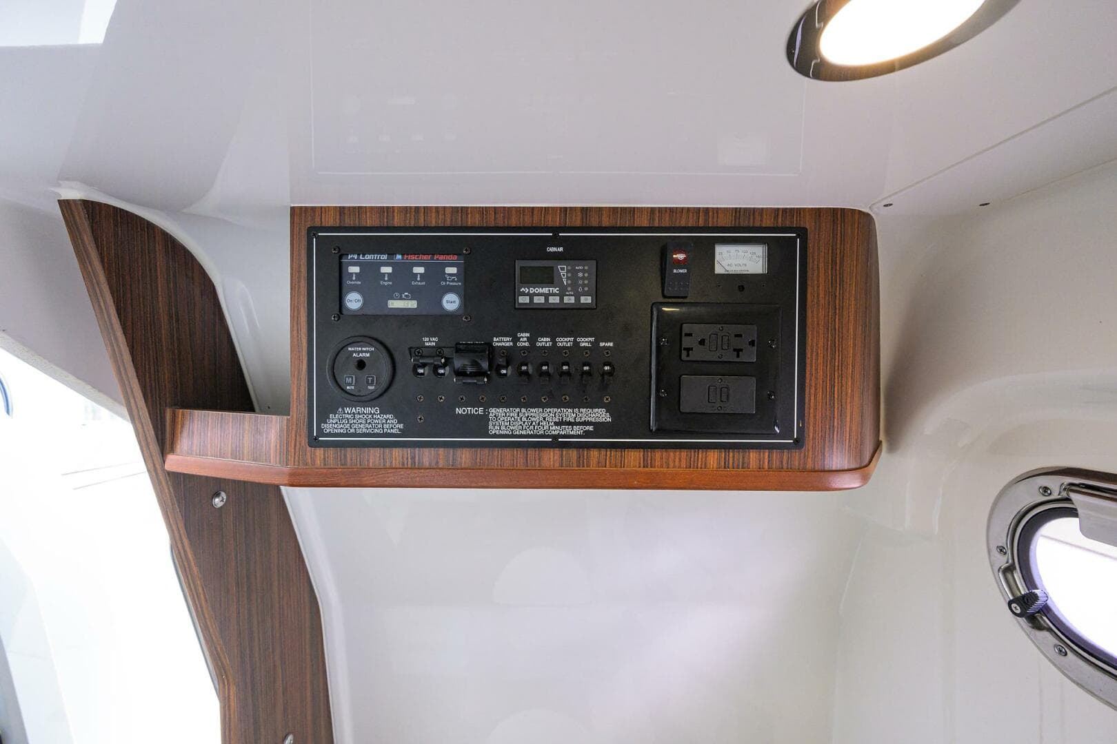 2019 Pursuit S328 — photo 29