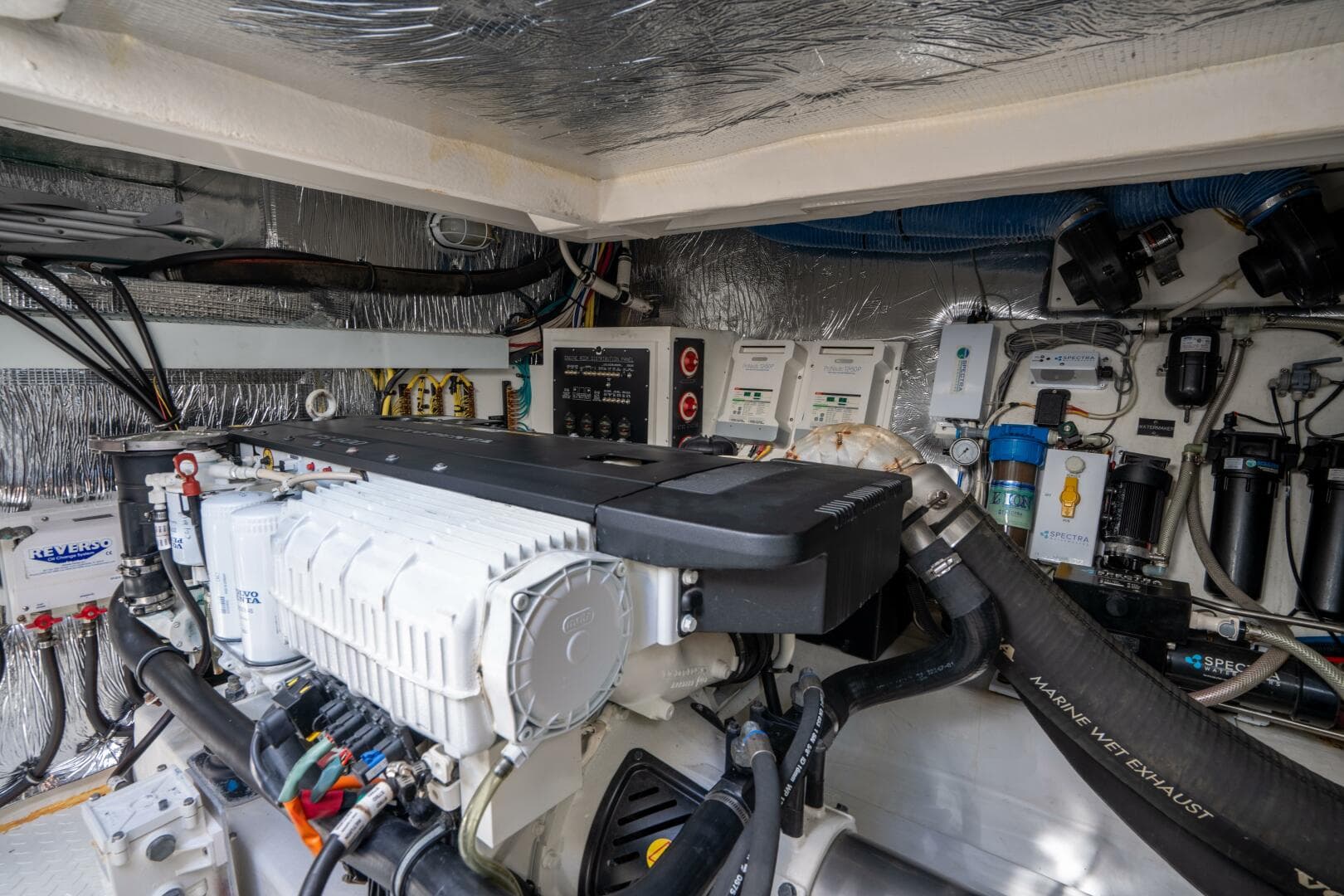 2016 Cruisers Yachts 45 Cantius — photo 37