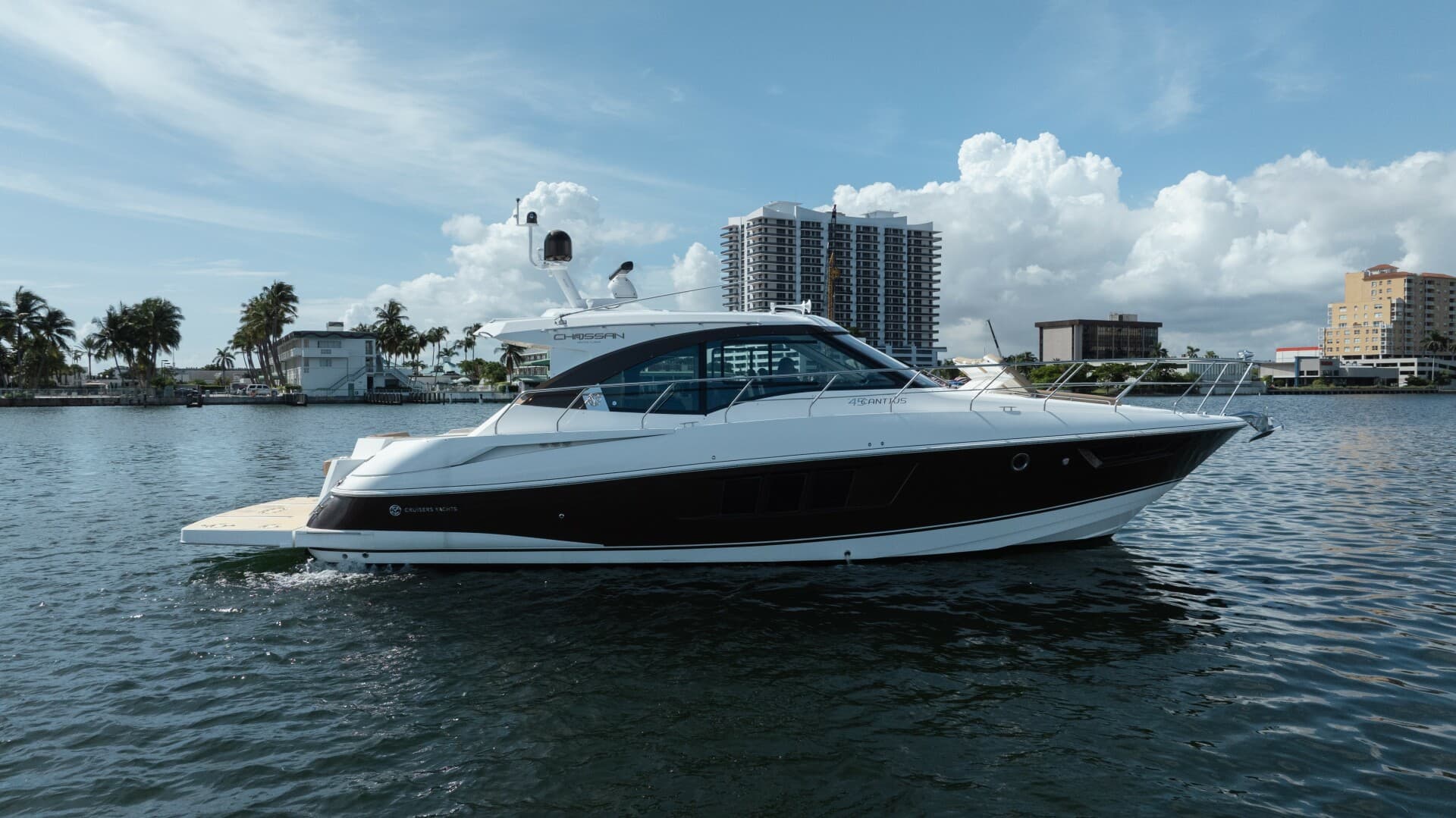 2016 Cruisers Yachts 45 Cantius