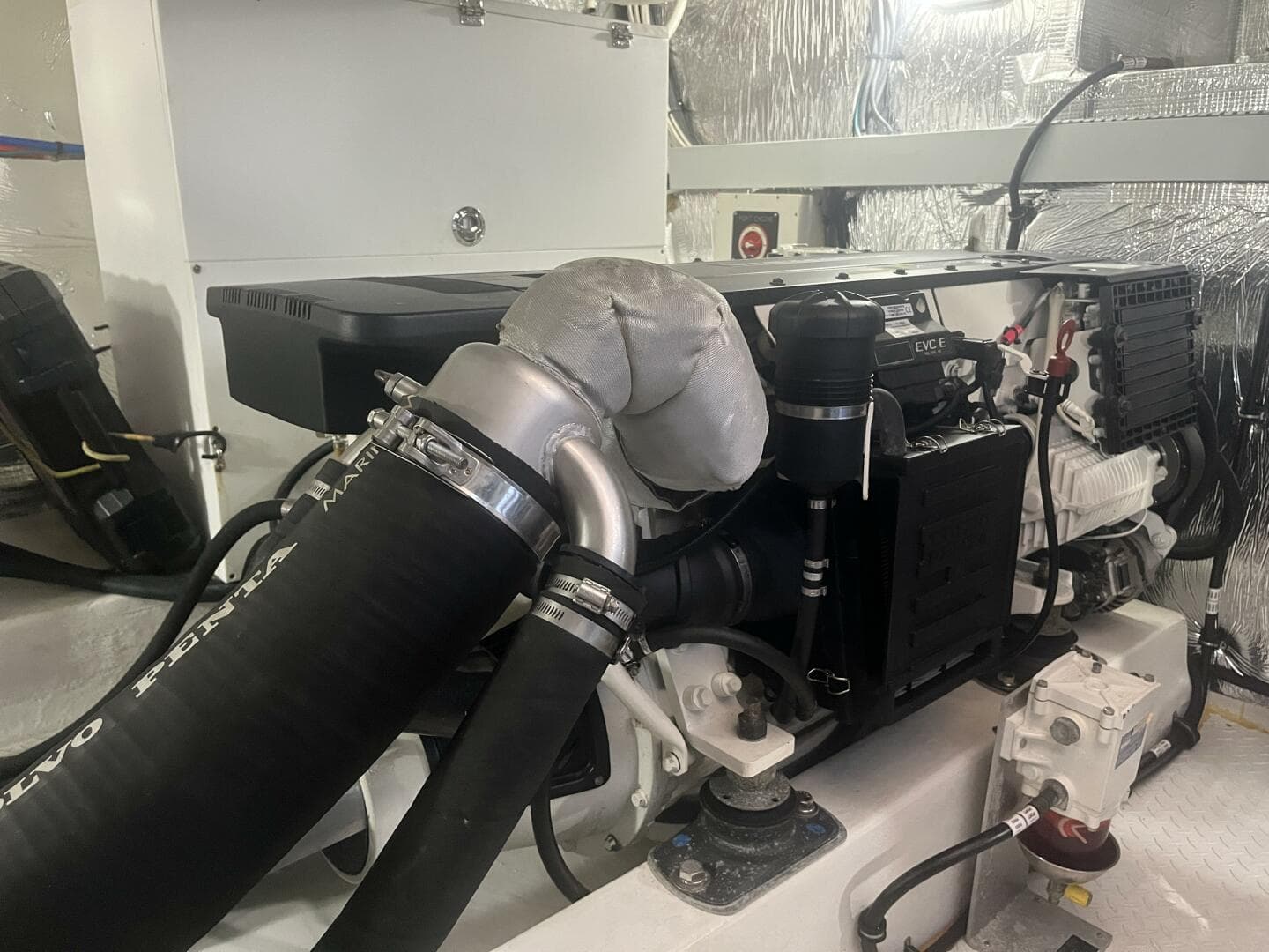 2016 Cruisers Yachts 45 Cantius — photo 35