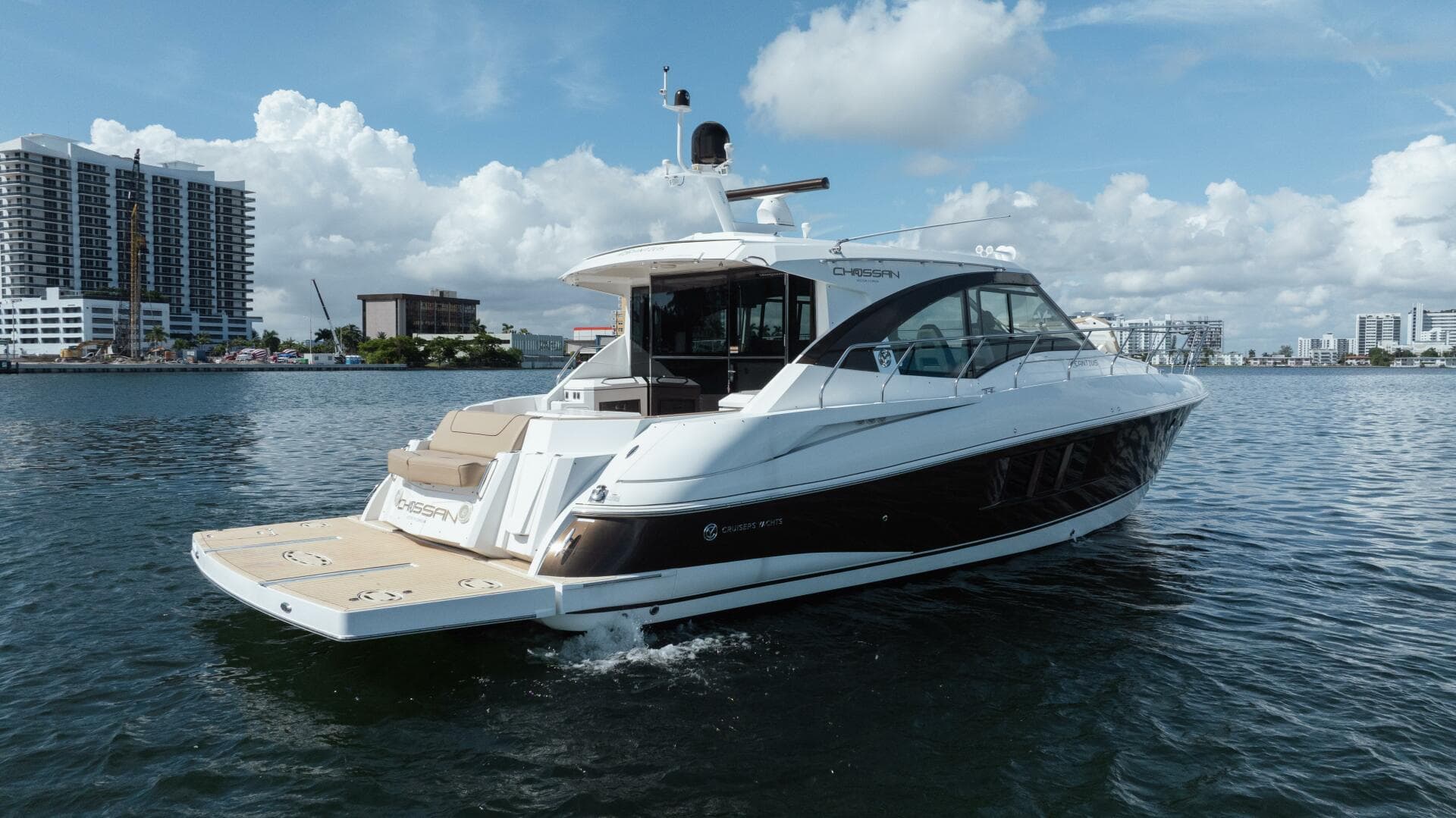 2016 Cruisers Yachts 45 Cantius — photo 11