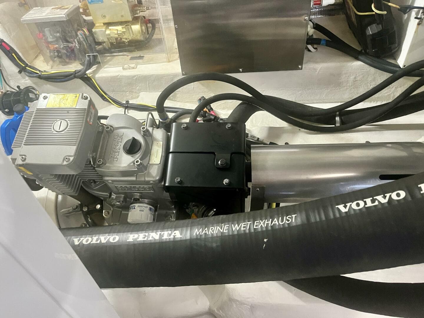 2016 Cruisers Yachts 45 Cantius — photo 38