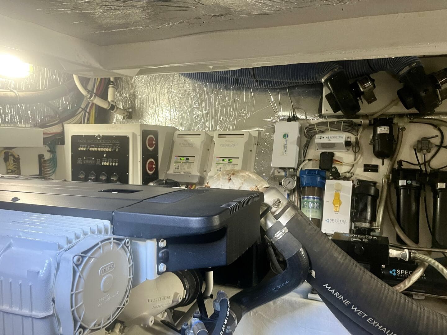 2016 Cruisers Yachts 45 Cantius — photo 39