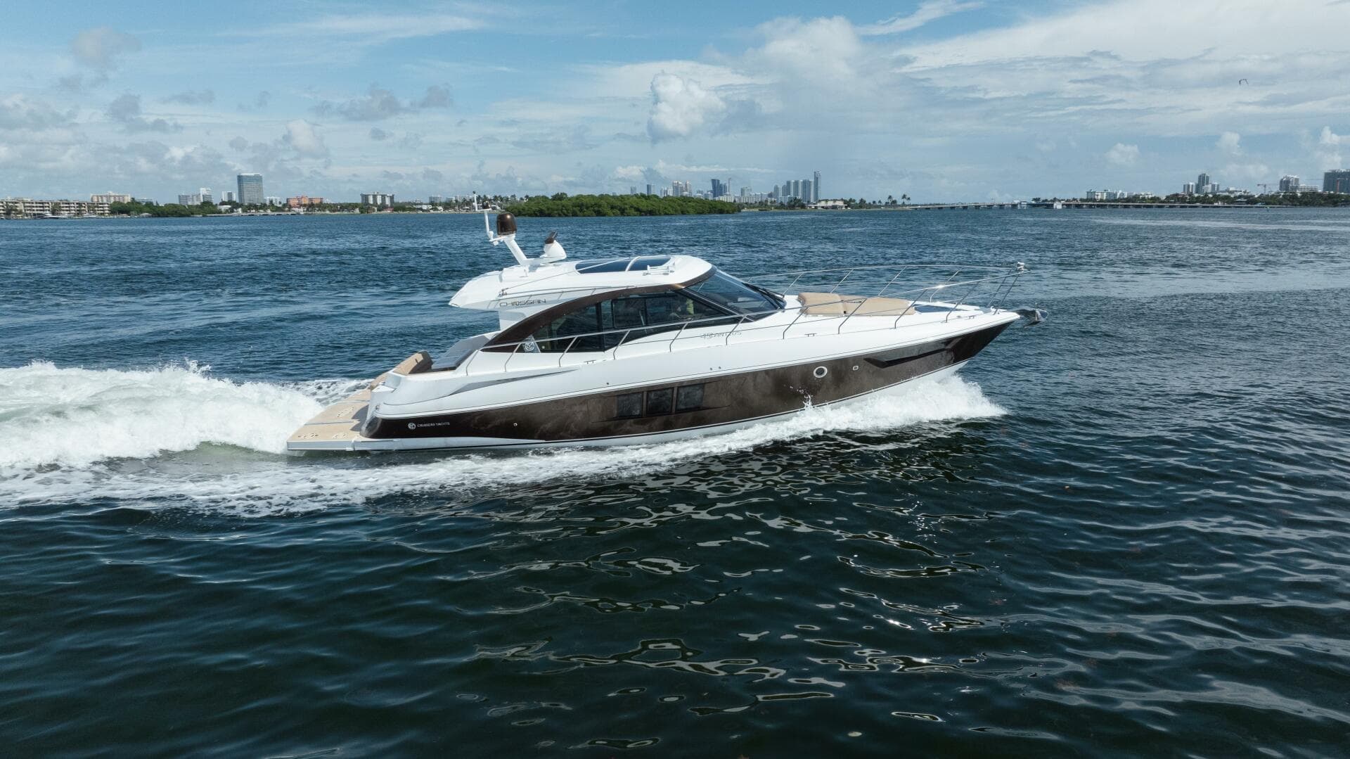 2016 Cruisers Yachts 45 Cantius — photo 13