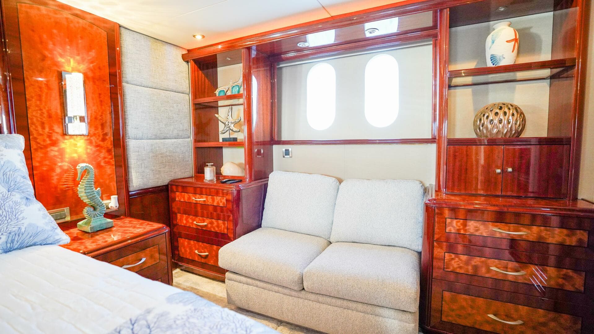 2004 Lazzara Yachts 80 Sl — photo 42