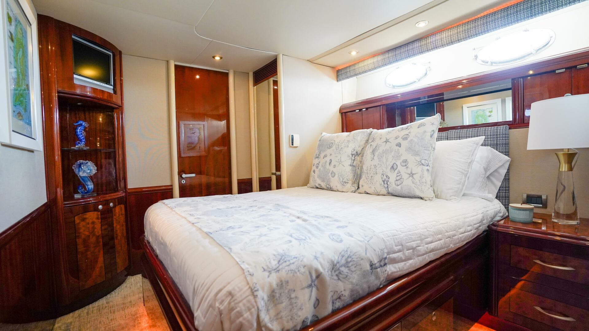 2004 Lazzara Yachts 80 Sl — photo 48