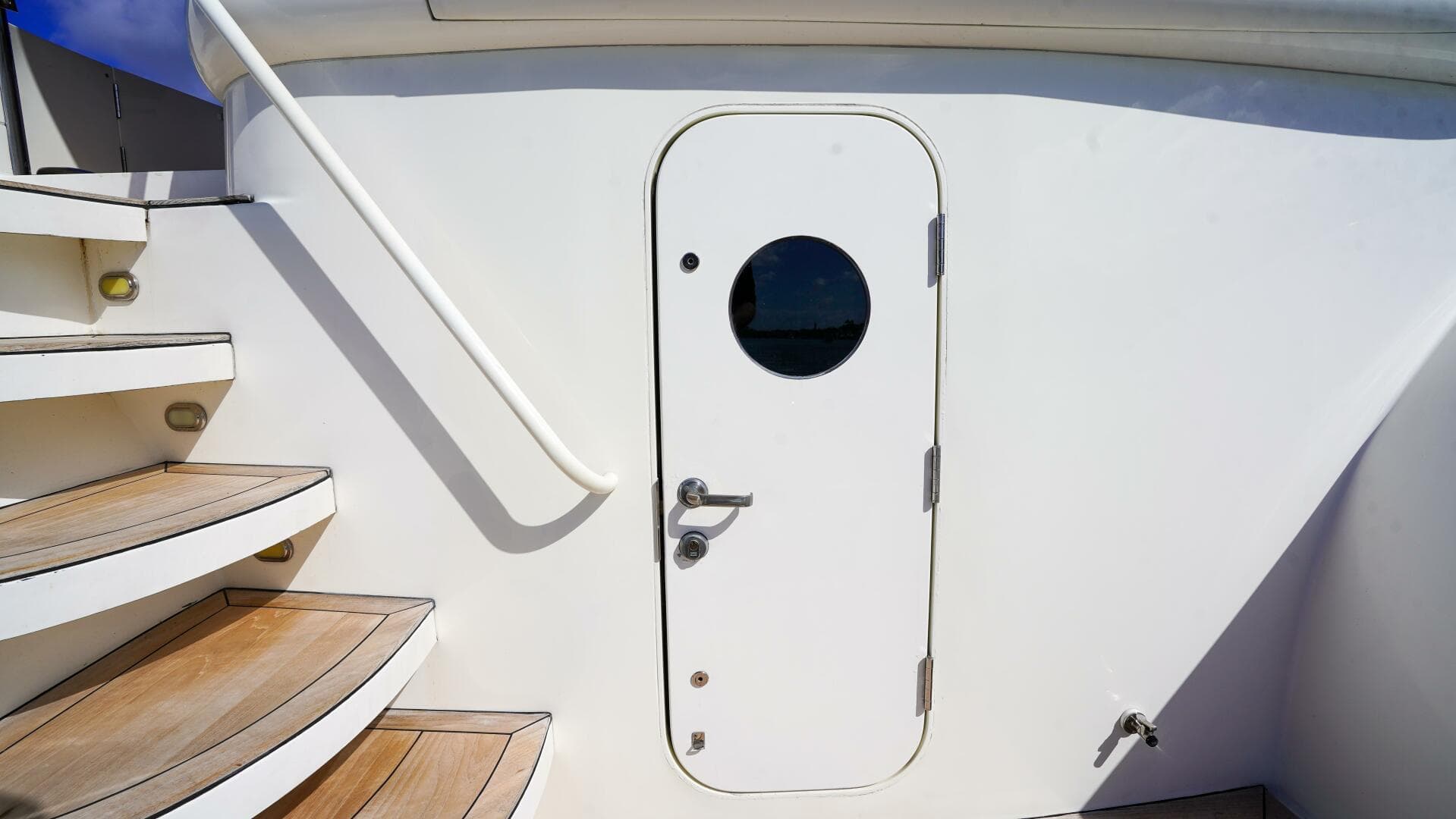 2004 Lazzara Yachts 80 Sl — photo 10