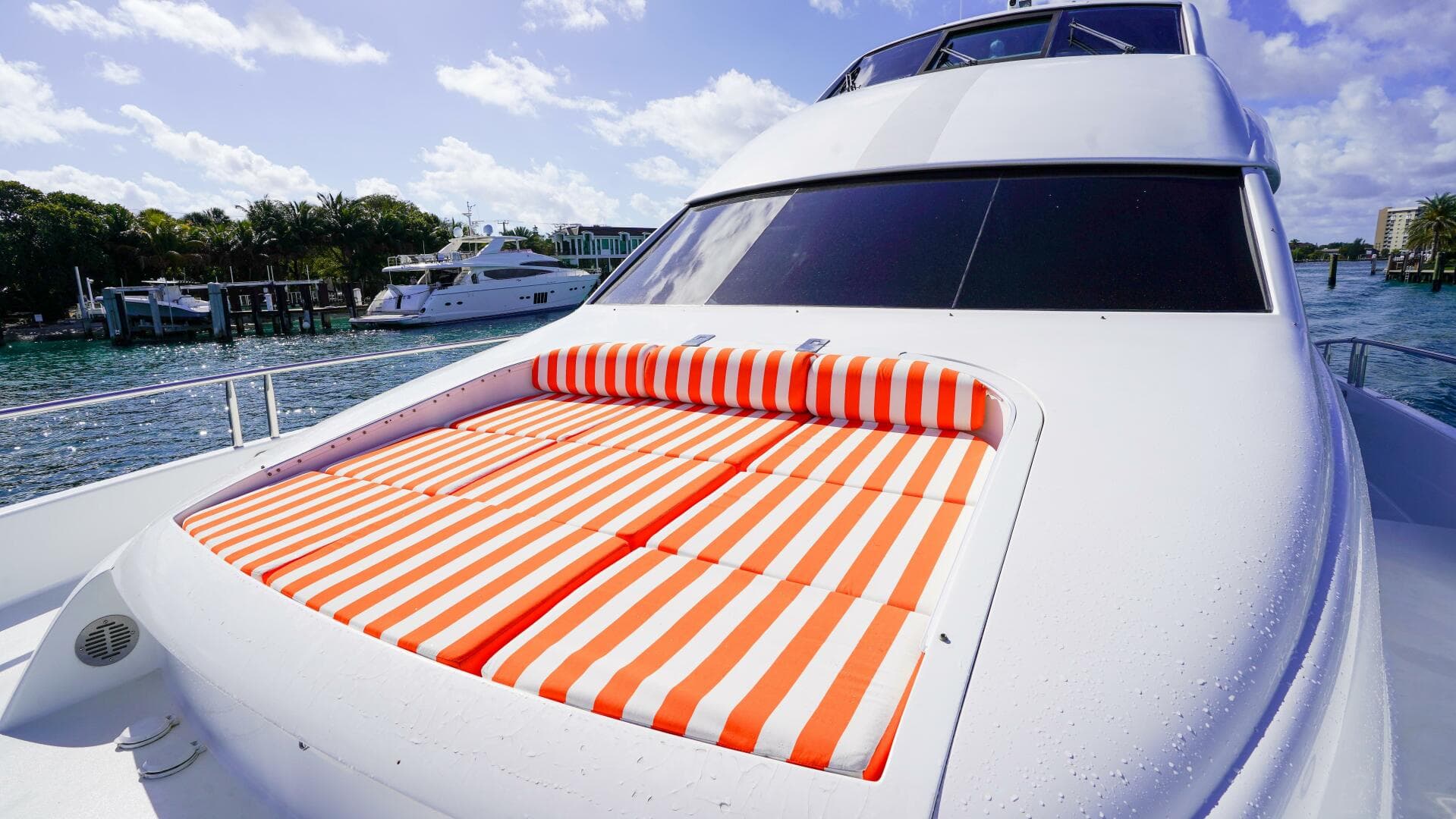 2004 Lazzara Yachts 80 Sl — photo 18