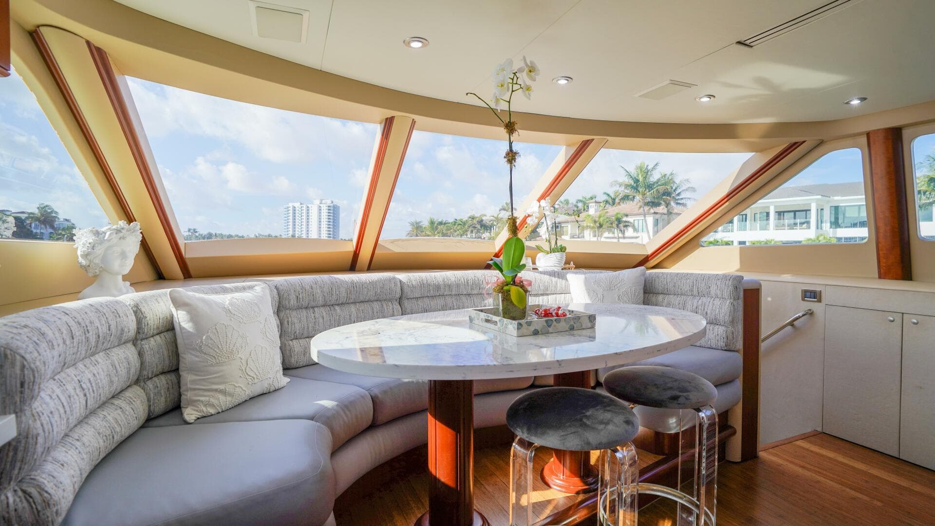 2004 Lazzara Yachts 80 Sl — photo 32