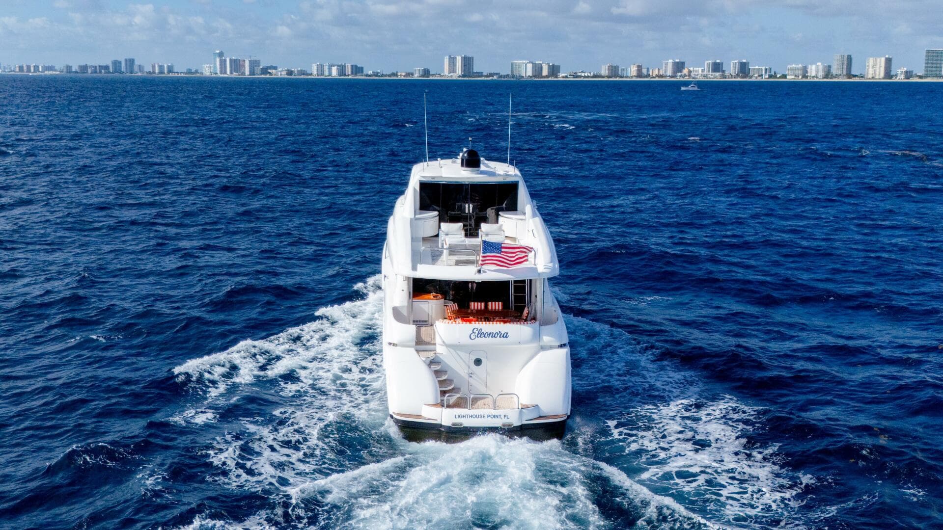 2004 Lazzara Yachts 80 Sl — photo 6