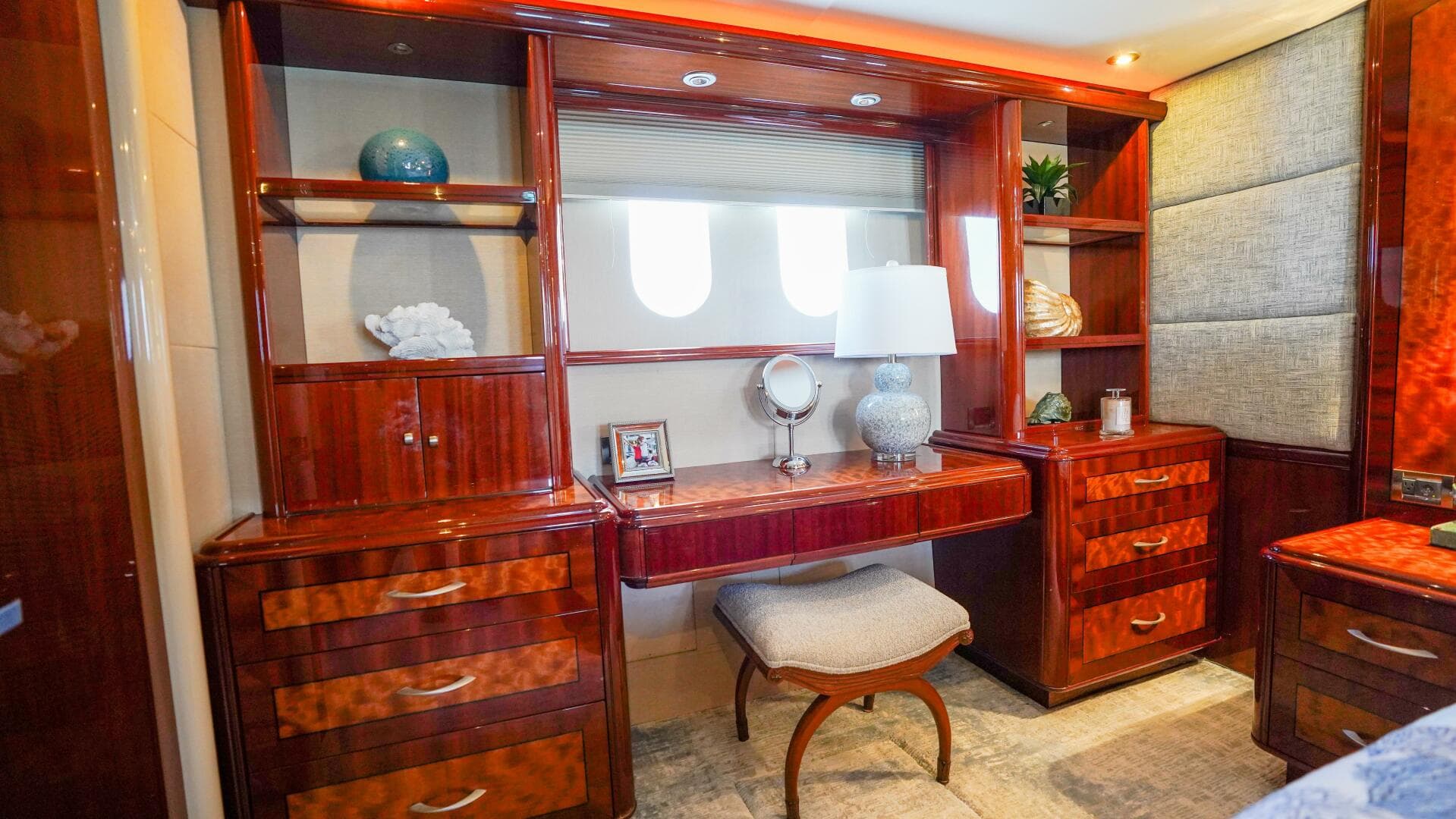 2004 Lazzara Yachts 80 Sl — photo 43