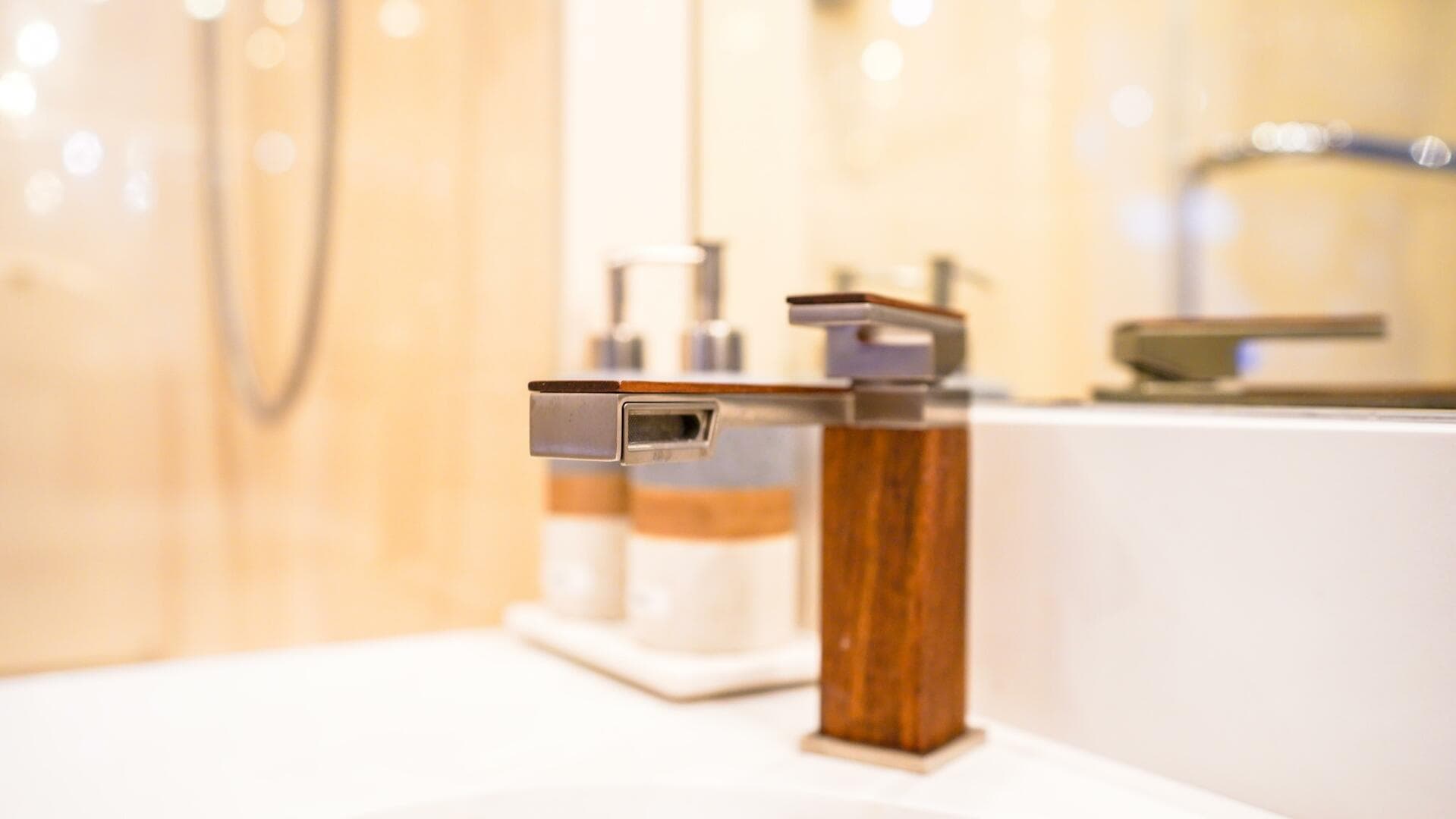 2004 Lazzara Yachts 80 Sl — photo 55