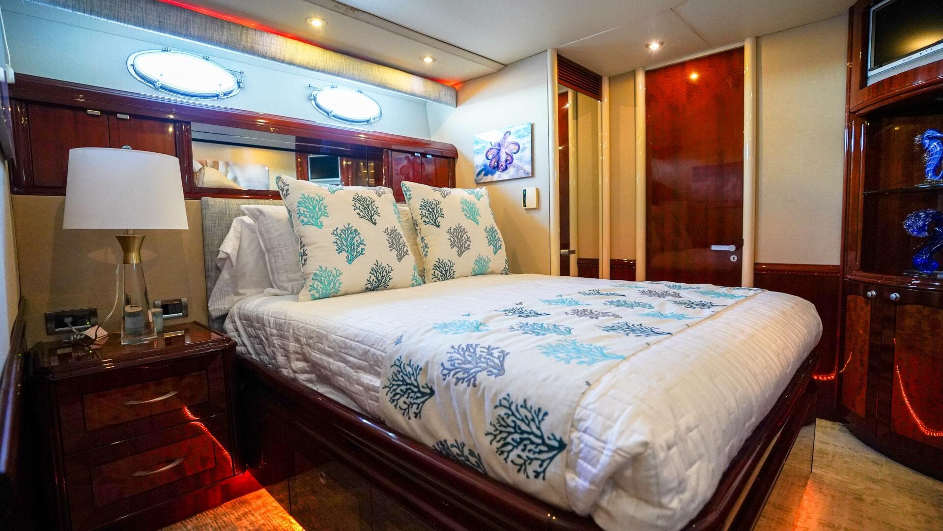 2004 Lazzara Yachts 80 Sl — photo 52