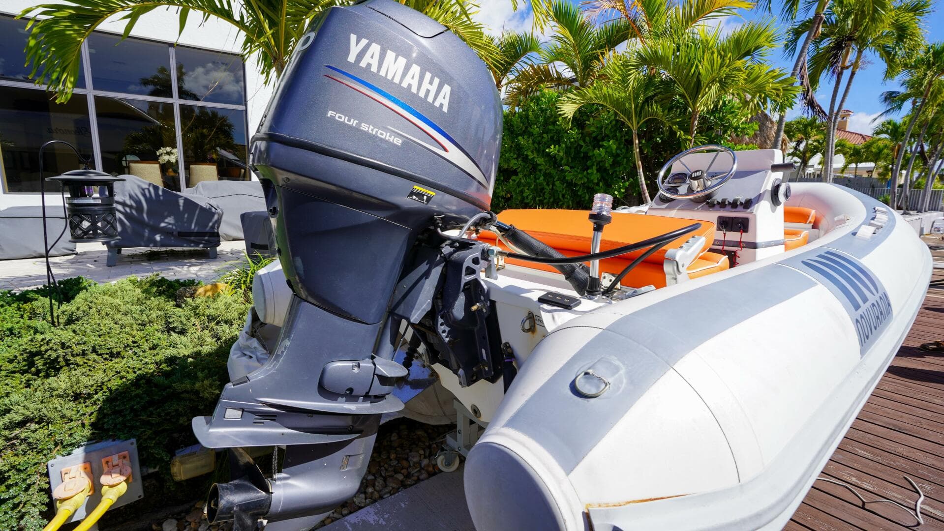 2004 Lazzara Yachts 80 Sl — photo 70