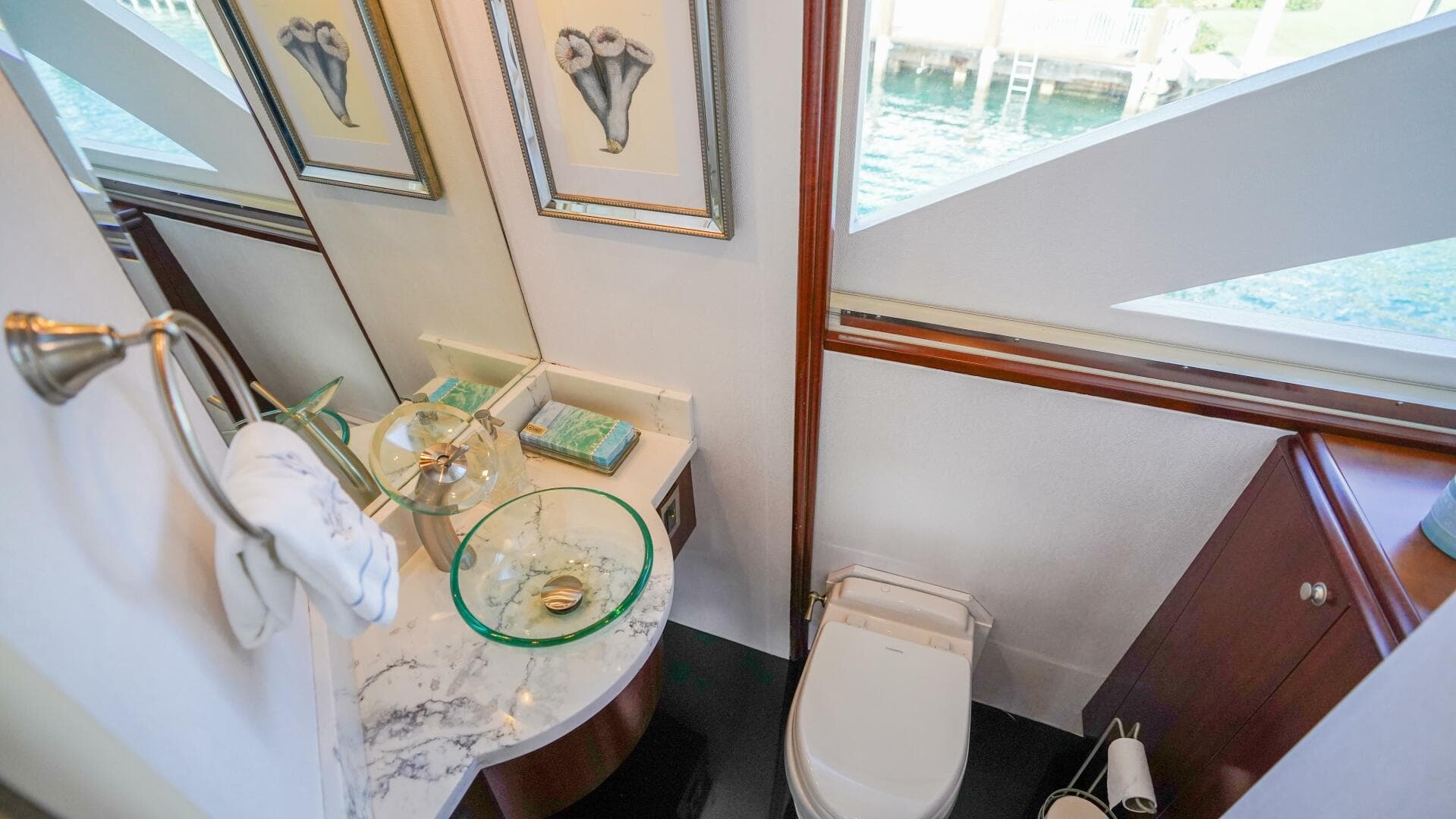 2004 Lazzara Yachts 80 Sl — photo 34