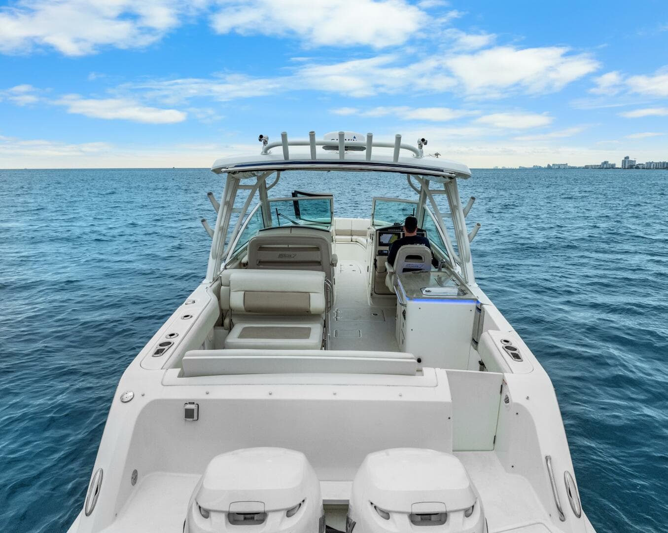 2018 Boston Whaler 320 Vantage — photo 16