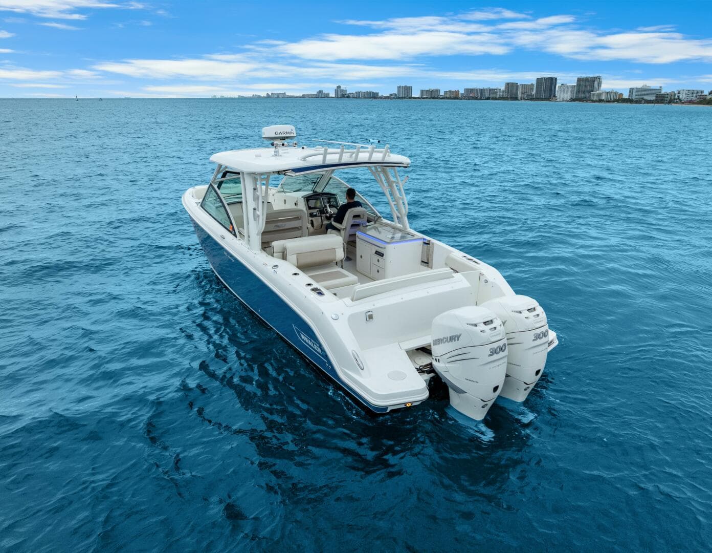 2018 Boston Whaler 320 Vantage — photo 9