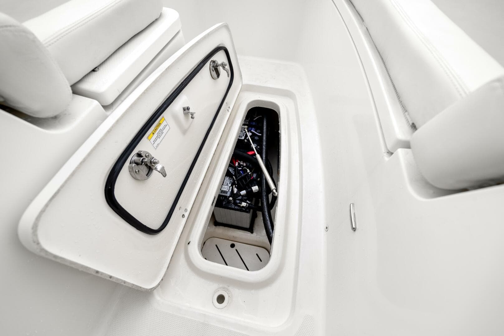 2018 Boston Whaler 320 Vantage — photo 52