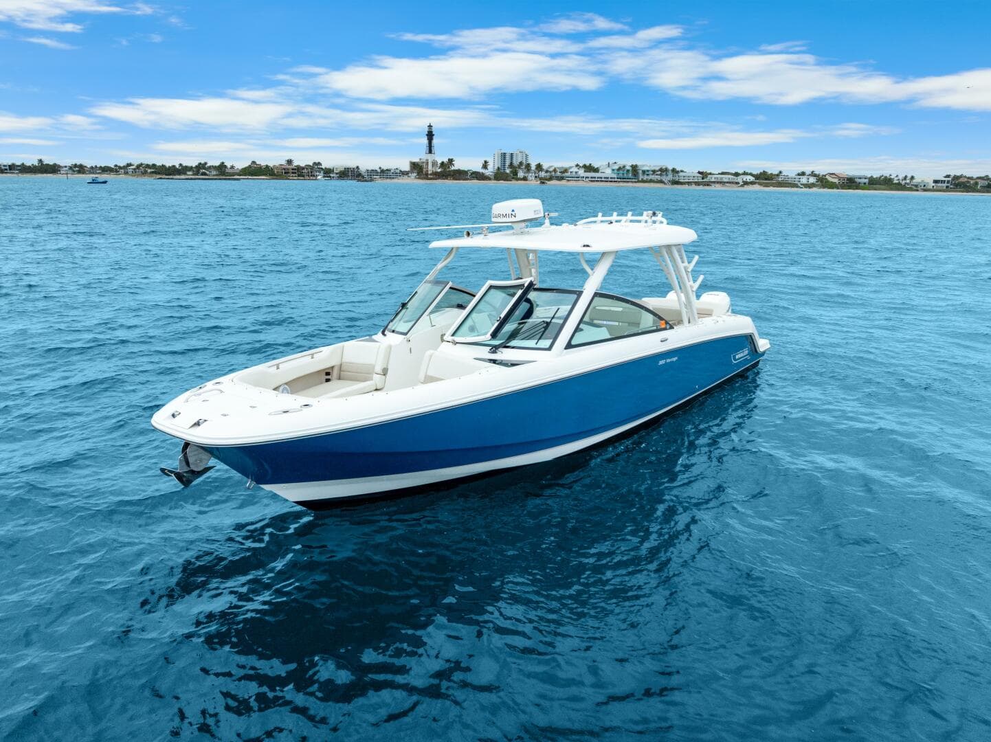 2018 Boston Whaler 320 Vantage — photo 5