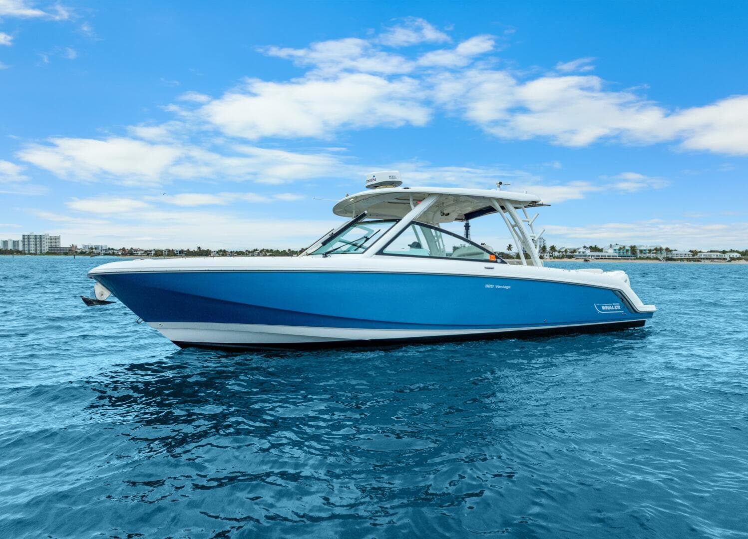 2018 Boston Whaler 320 Vantage — photo 6