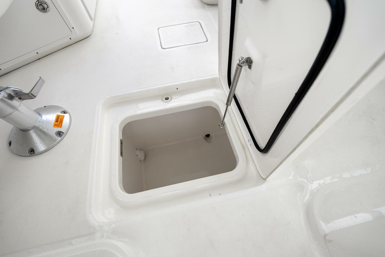 2018 Boston Whaler 320 Vantage — photo 51