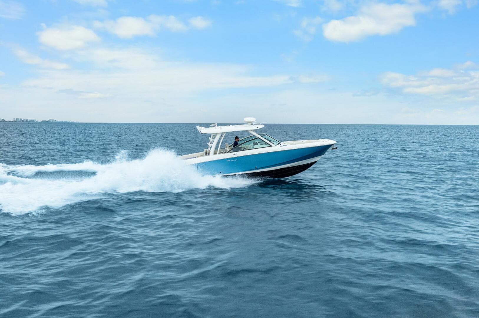 2018 Boston Whaler 320 Vantage — photo 19