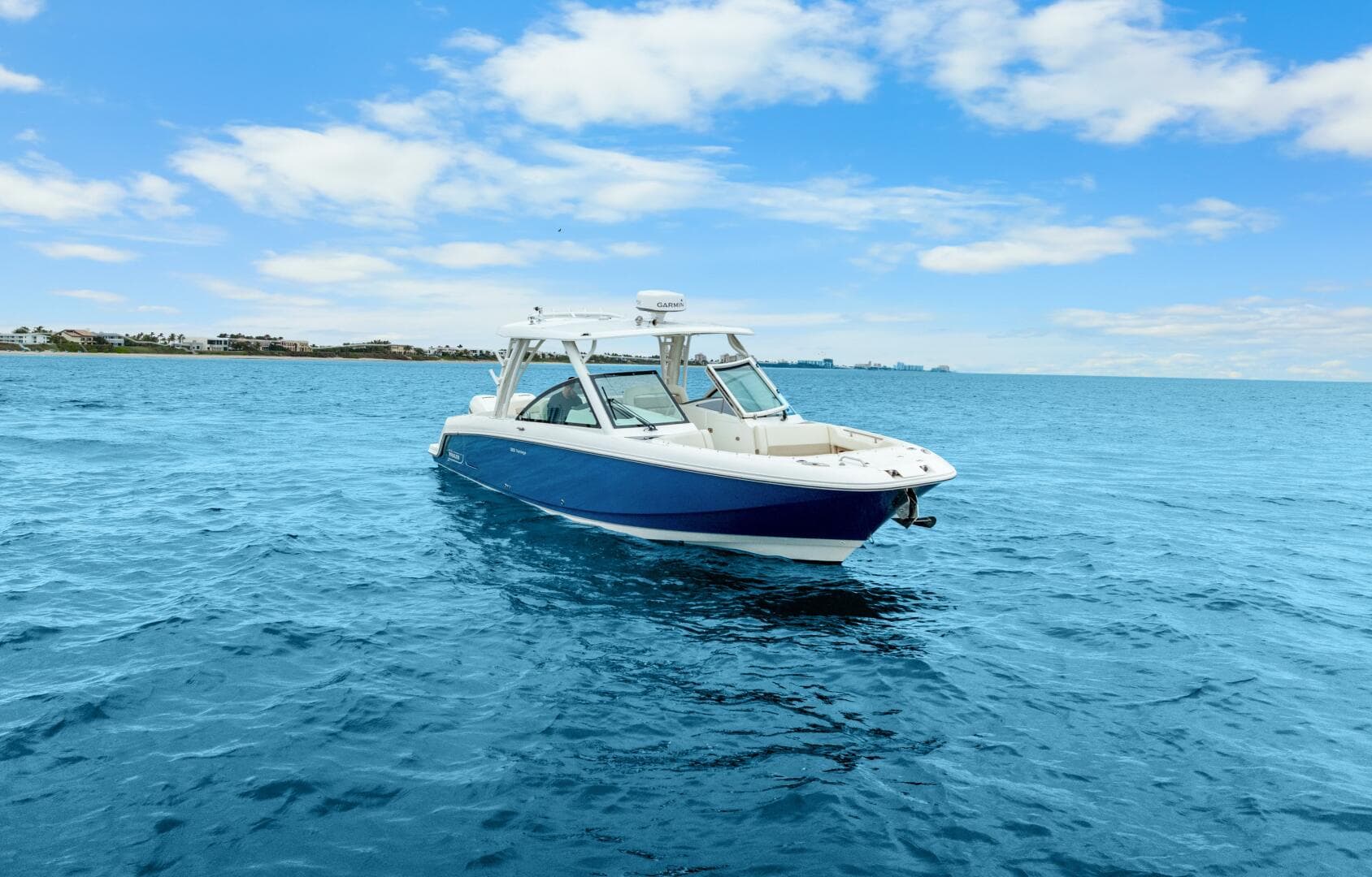 2018 Boston Whaler 320 Vantage — photo 3