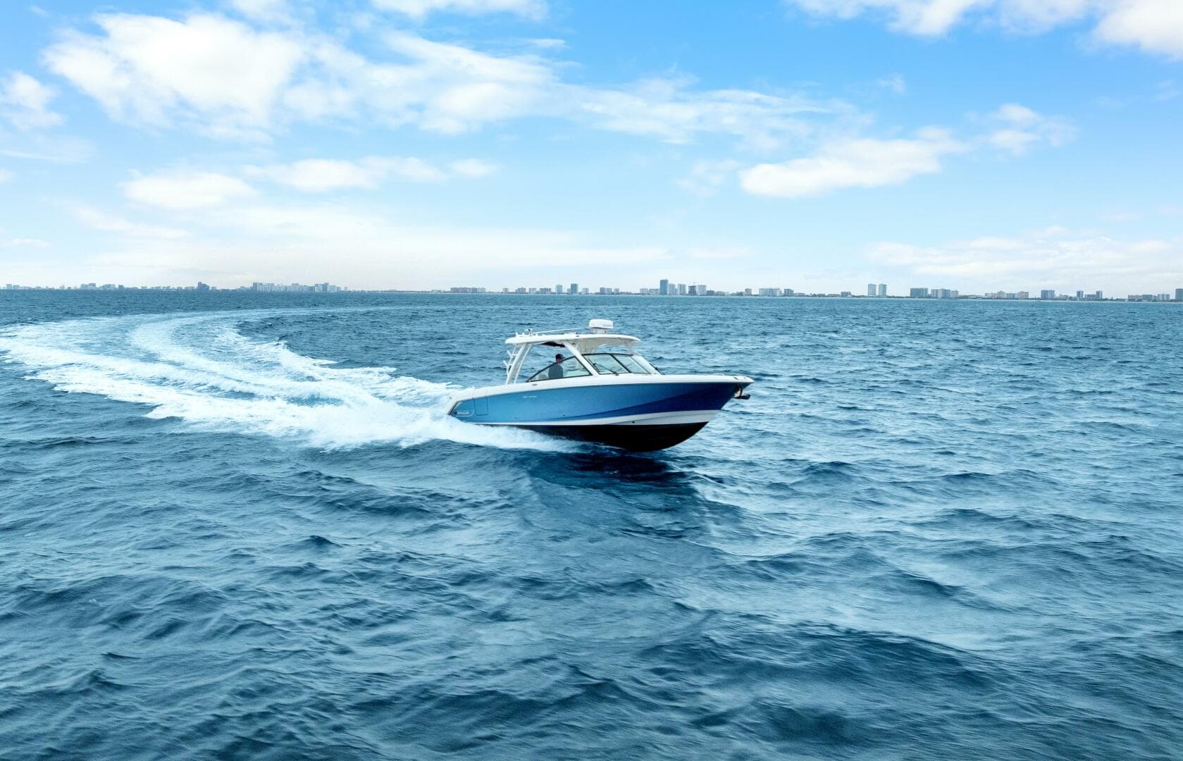 2018 Boston Whaler 320 Vantage — photo 24