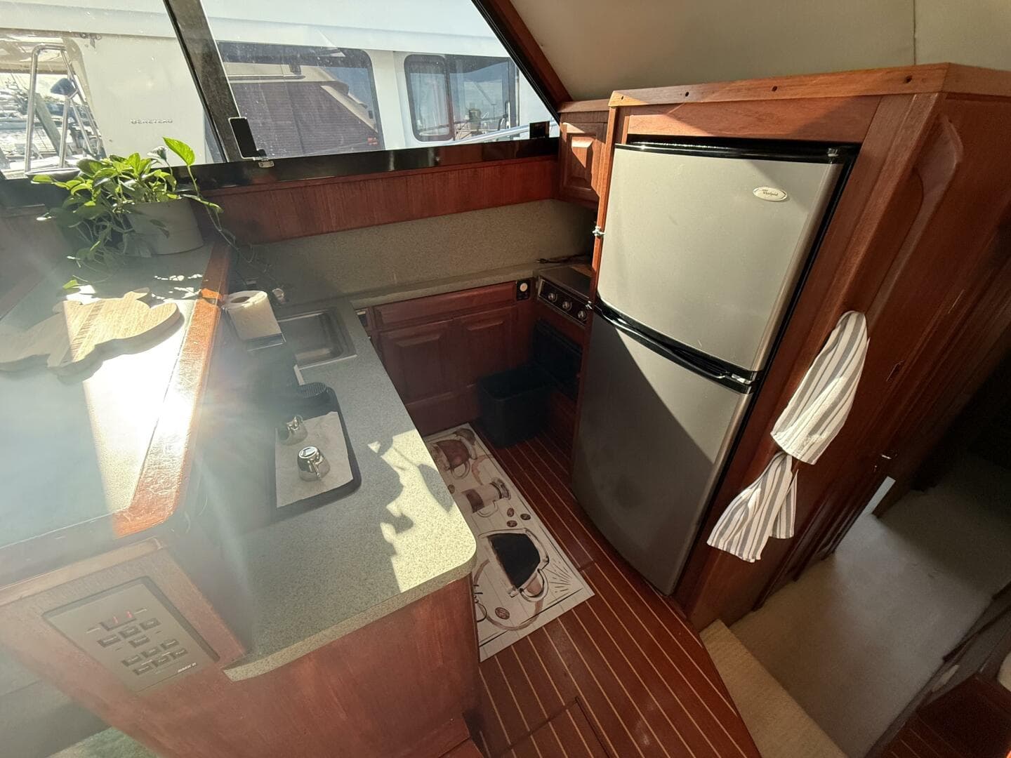 1989 Viking 45 Convertible — photo 23