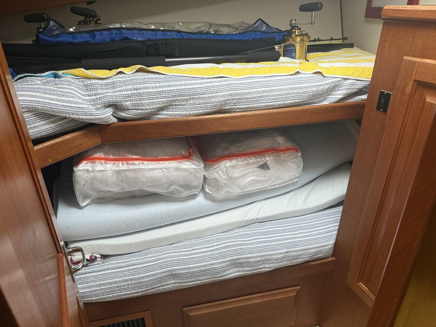 1989 Viking 45 Convertible — photo 34