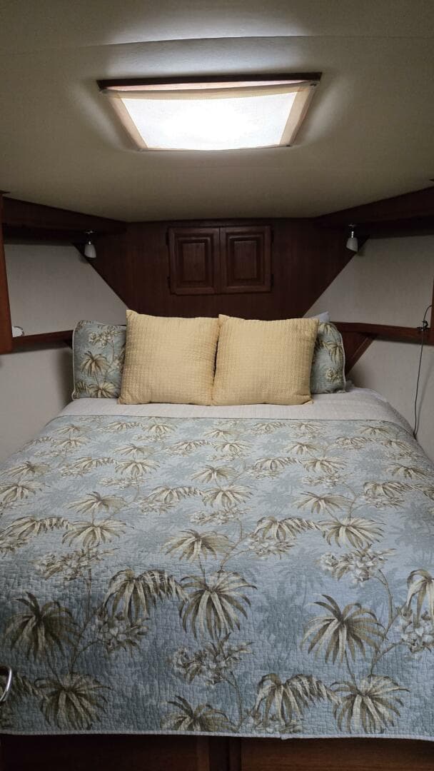 1989 Viking 45 Convertible — photo 32