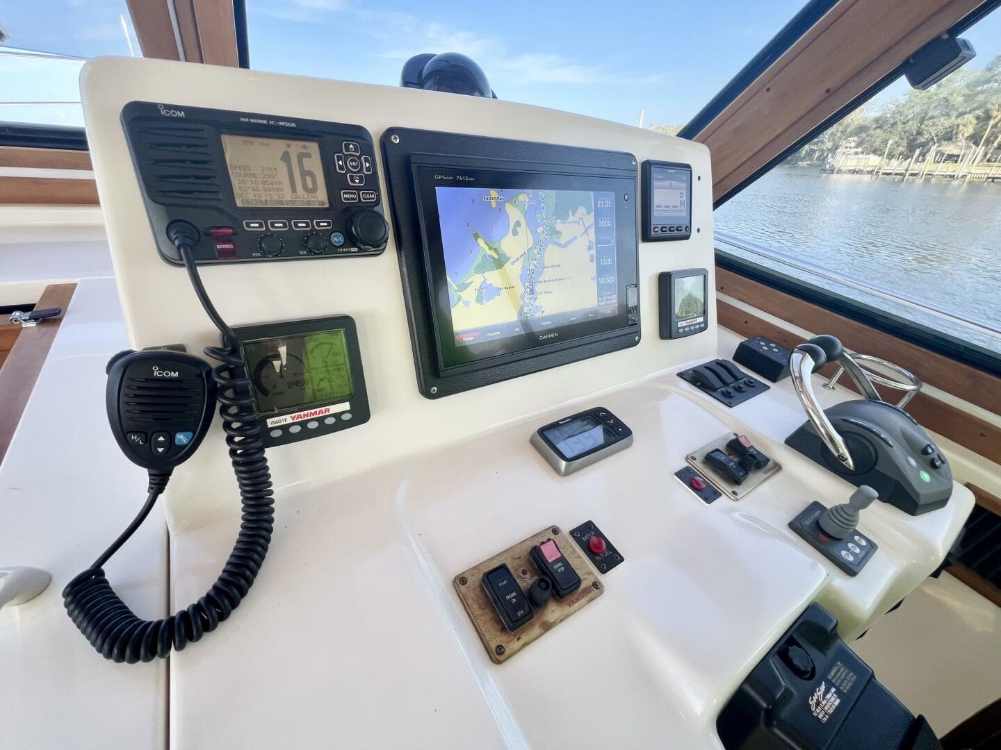 2006 Sabre 38 Hard Top Express — photo 22