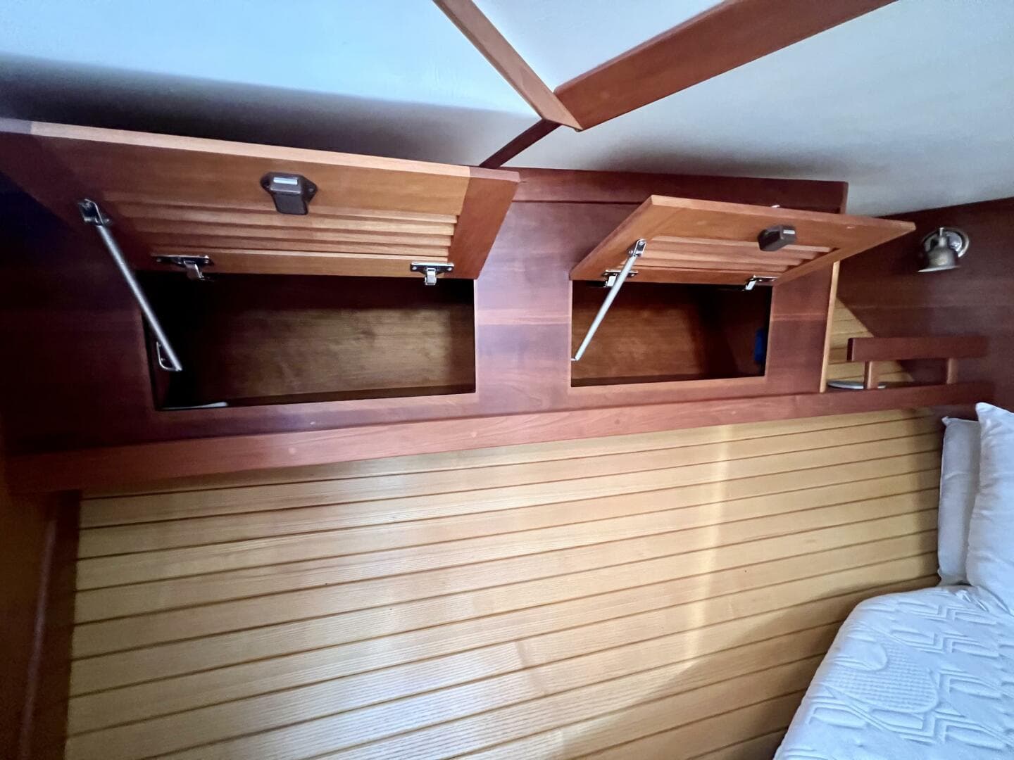 2006 Sabre 38 Hard Top Express — photo 39