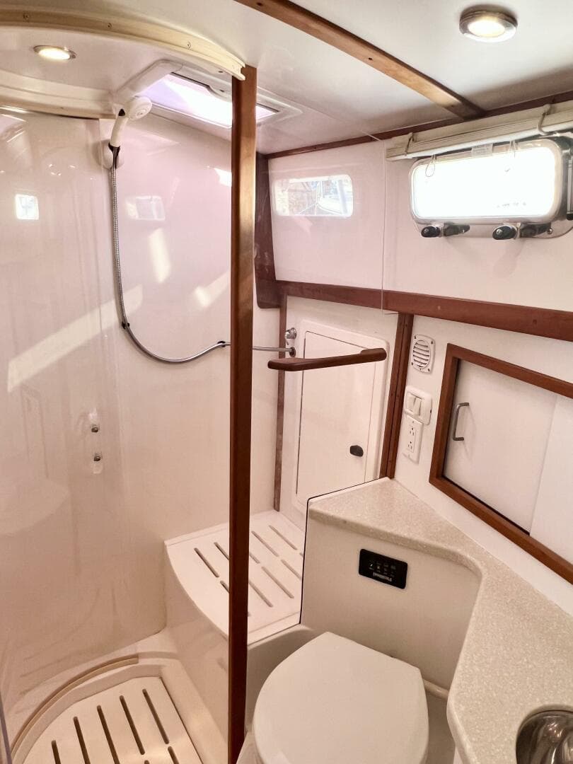 2006 Sabre 38 Hard Top Express — photo 40