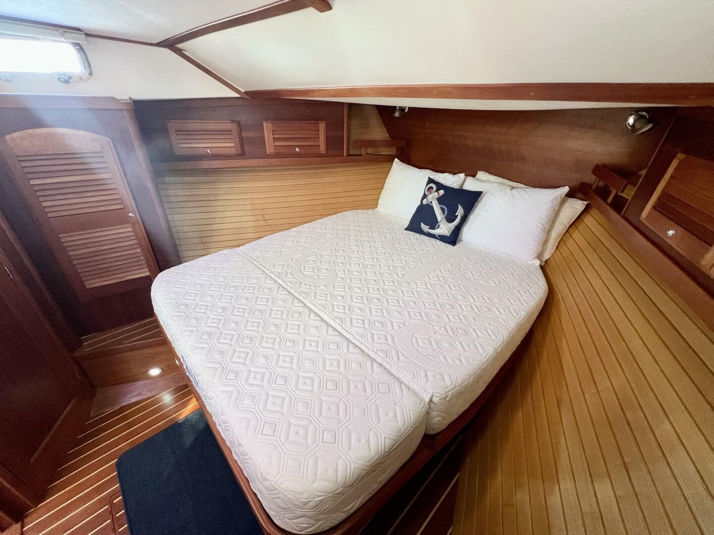 2006 Sabre 38 Hard Top Express — photo 36