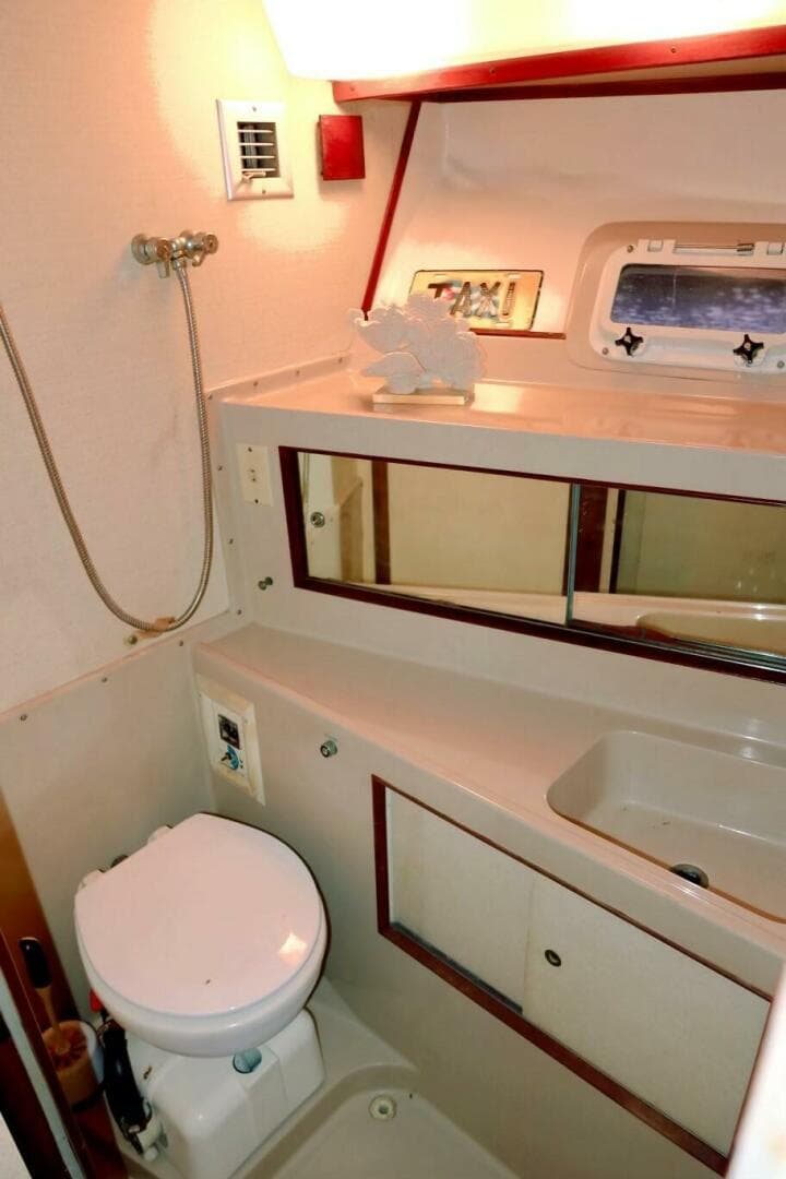 1984 Bertram 46 Convertible — photo 14