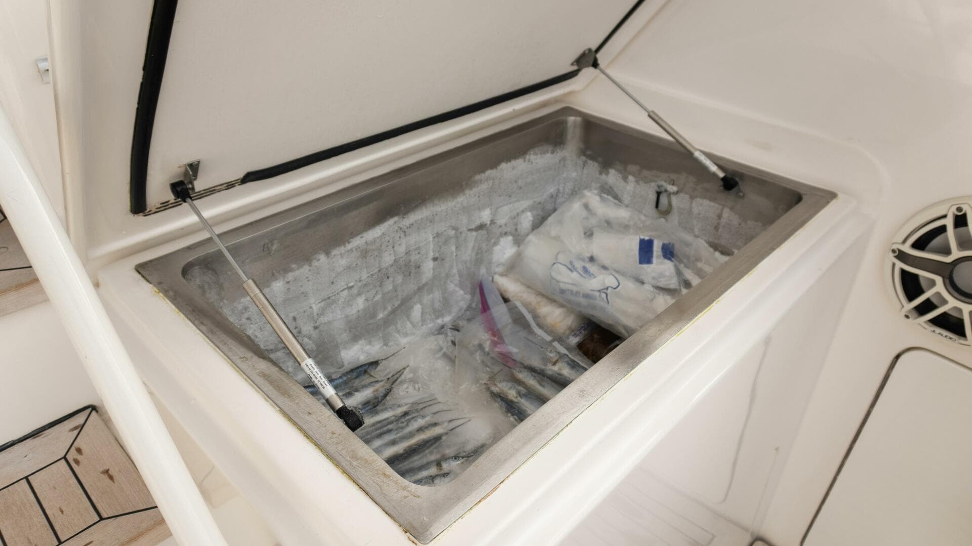 2003 Bertram 67 Convertible — photo 17