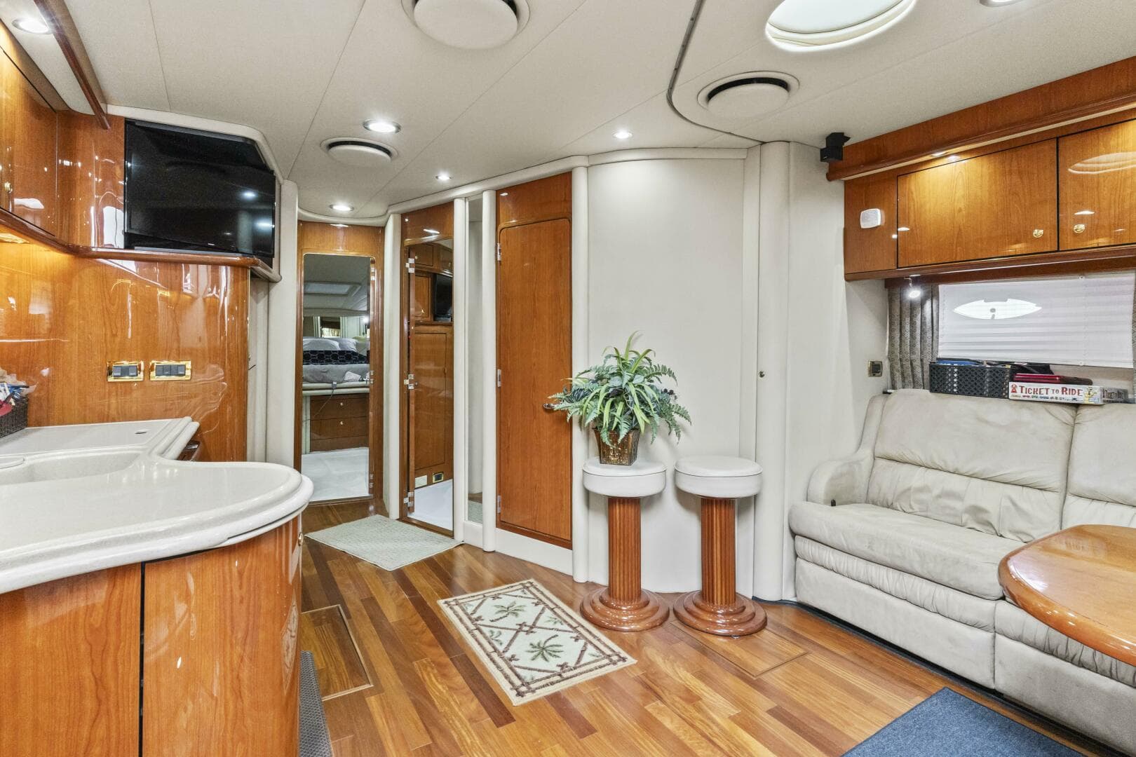 2001 Sea Ray 510 Sundancer — photo 15