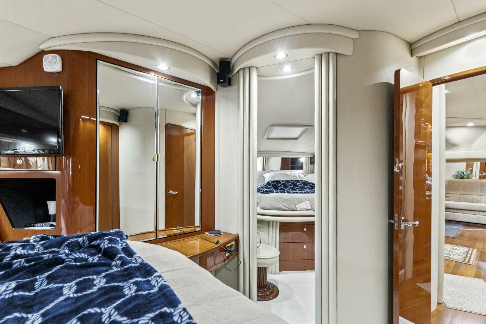 2001 Sea Ray 510 Sundancer — photo 8