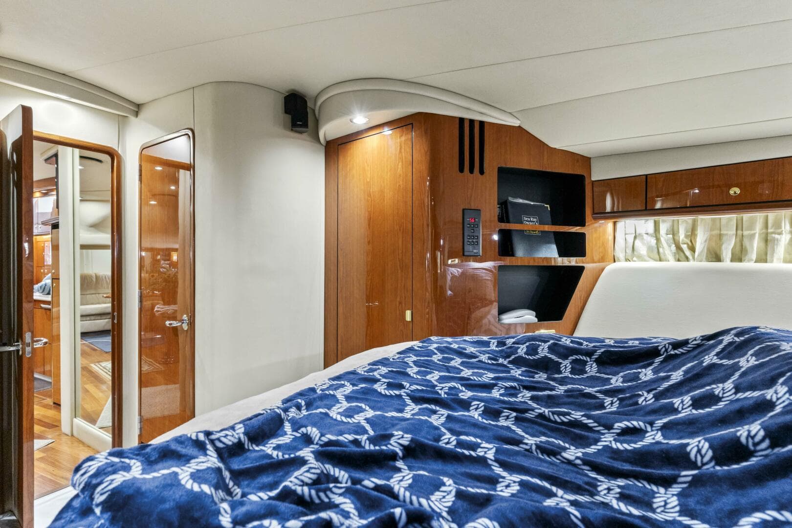 2001 Sea Ray 510 Sundancer — photo 7