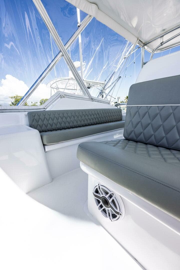 2005 Hatteras 50 Convertible — photo 63