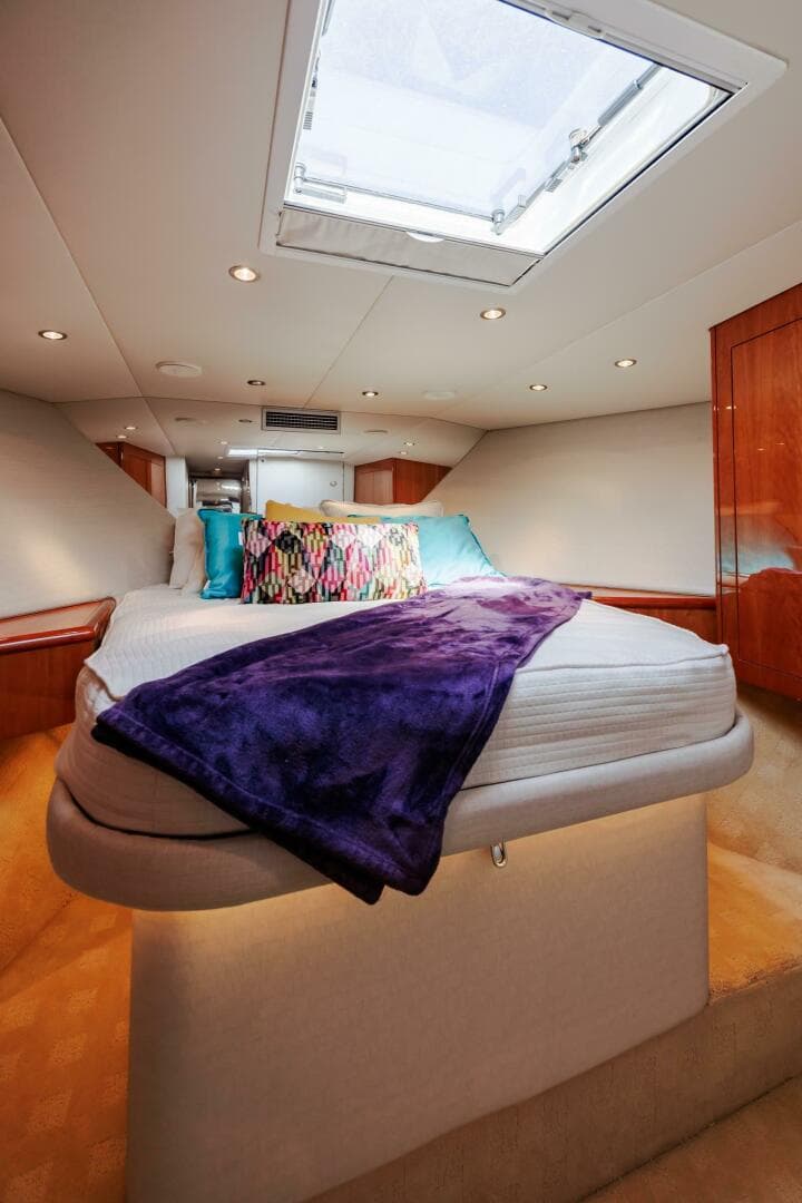 2005 Hatteras 50 Convertible — photo 44