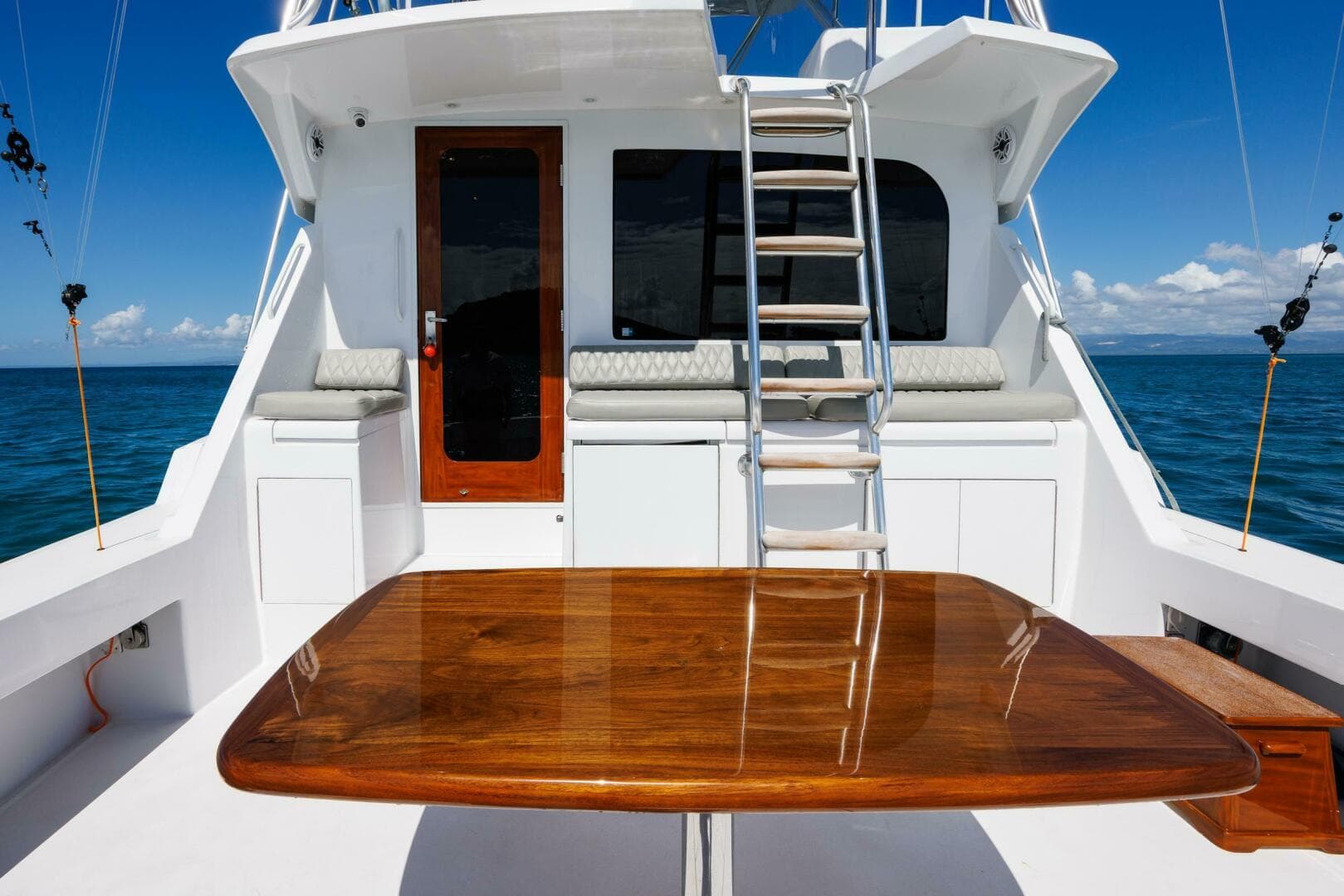 2005 Hatteras 50 Convertible — photo 58