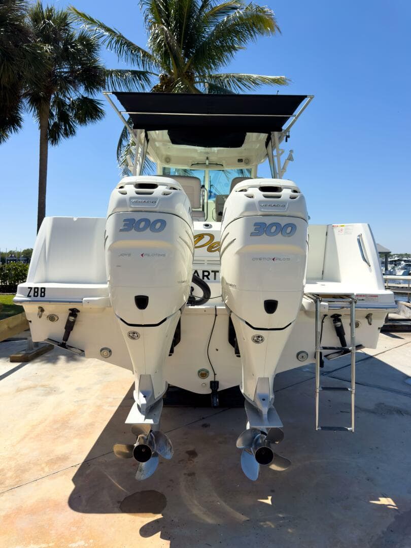 2018 Boston Whaler 315 Conquest — photo 10