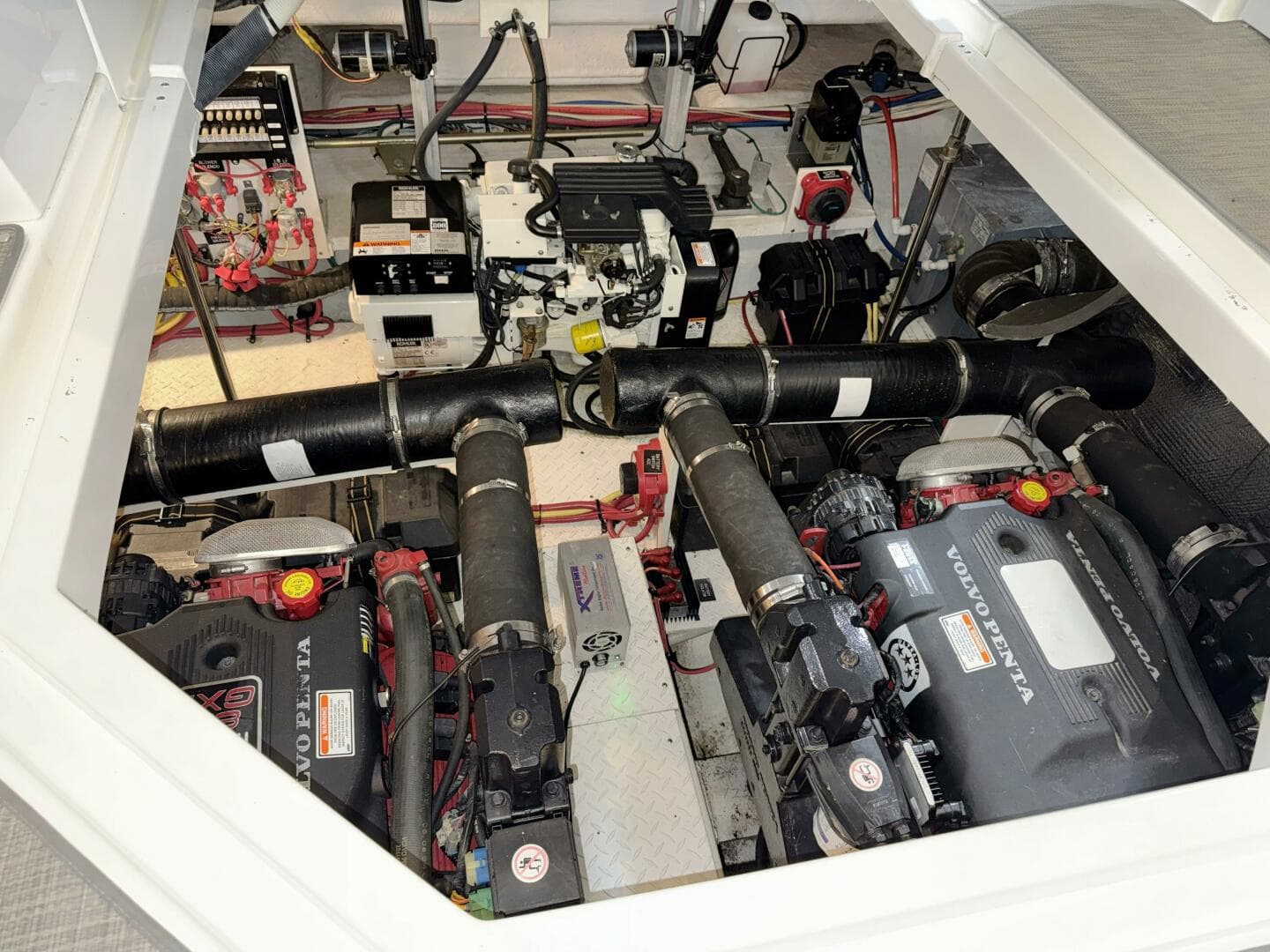 2005 Cruisers Yachts 420 Express — photo 26