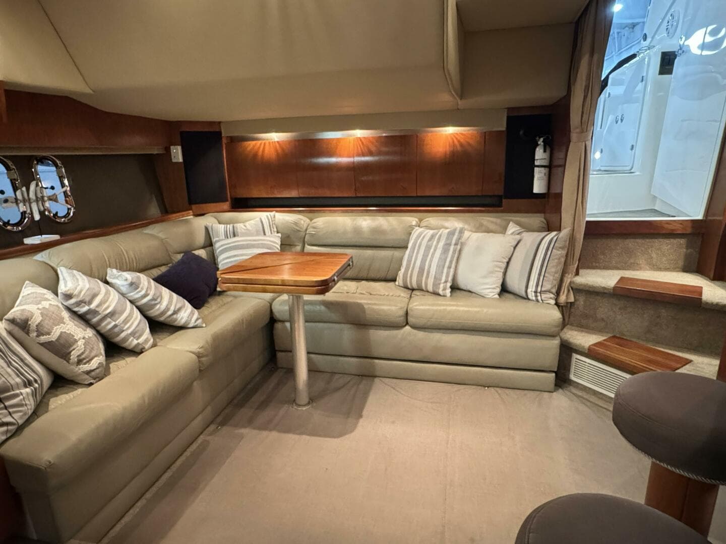 2005 Cruisers Yachts 420 Express — photo 19